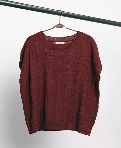 Check-texture Relaxed Fit Knit Top
burgundy